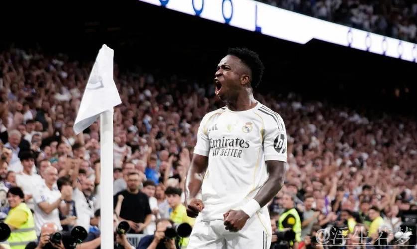 皇马32岁巨星8分钟两度失误险酿大错,评分仅4.2分 皇马32岁巨星8分钟两度失误险酿大错,评分仅4.2分